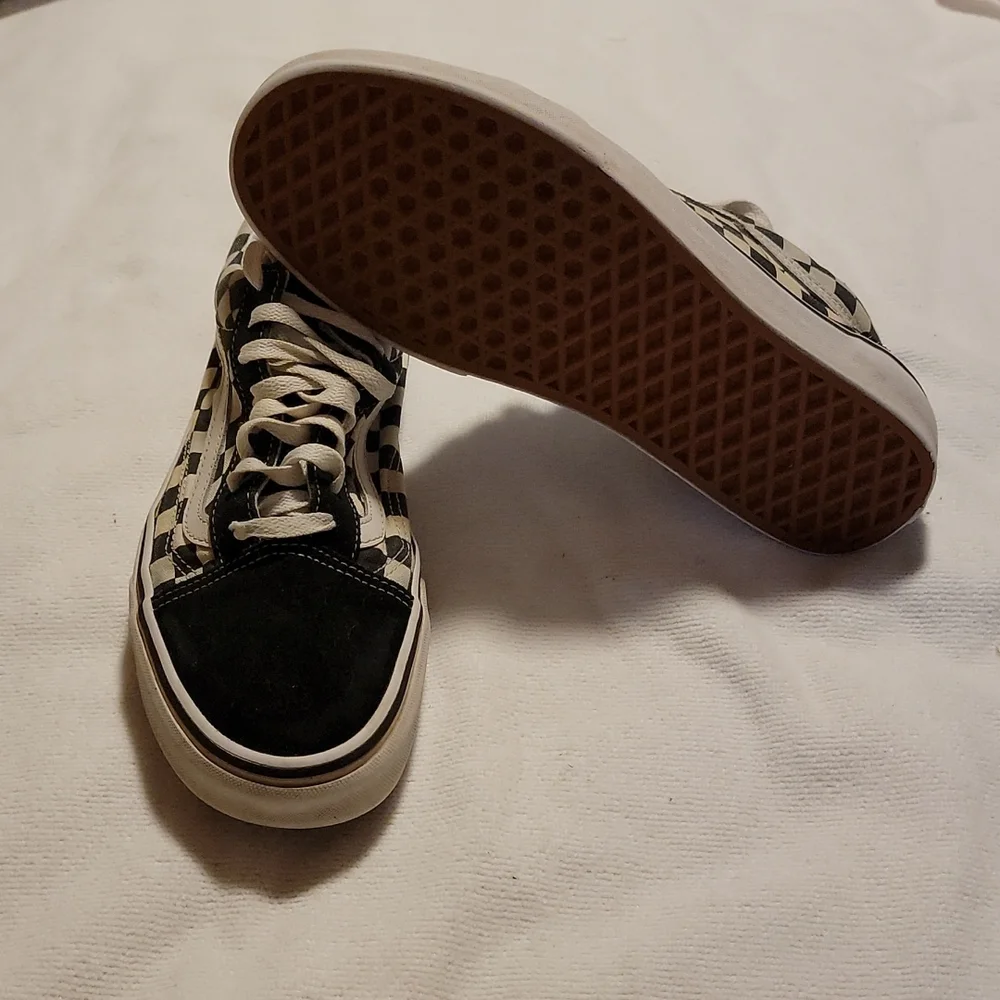 Vans - Picture 2 of 6